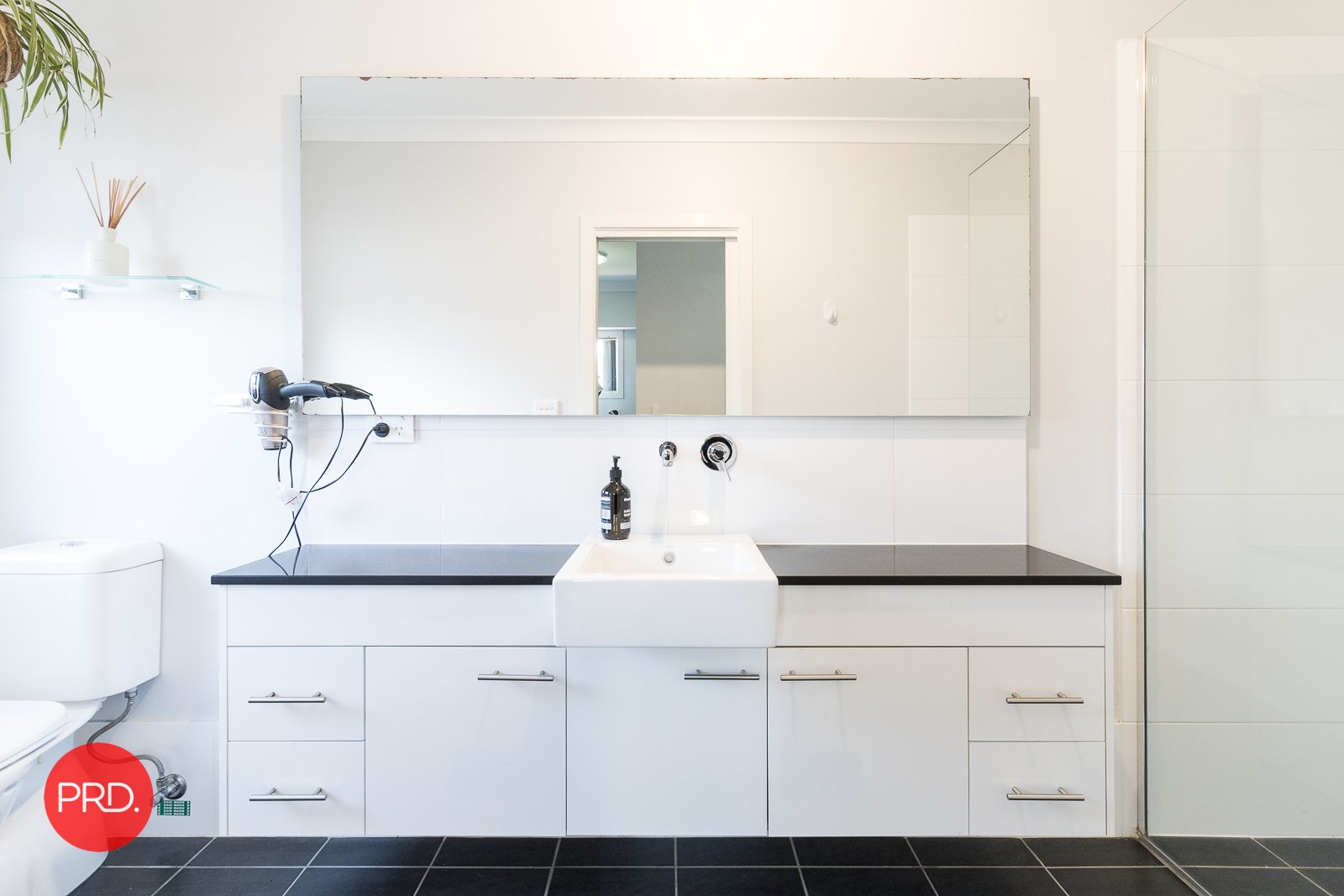 2 Murray Grey Place BUNGENDORE 16