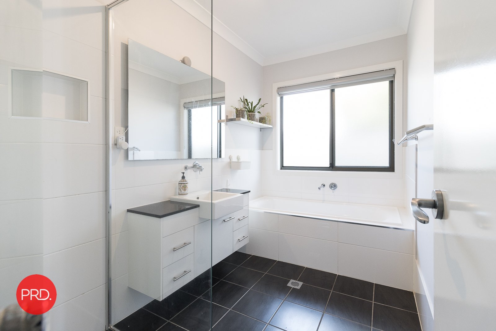 2 Murray Grey Place BUNGENDORE 20