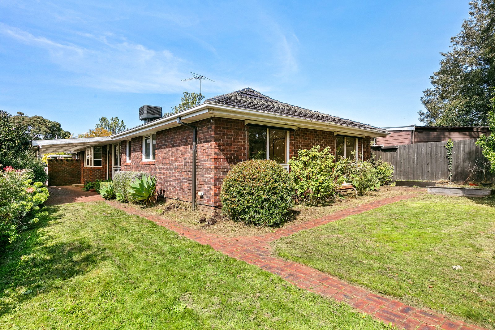 Real Estate and Property in 2 Mutual Court, Forest Hill, VIC