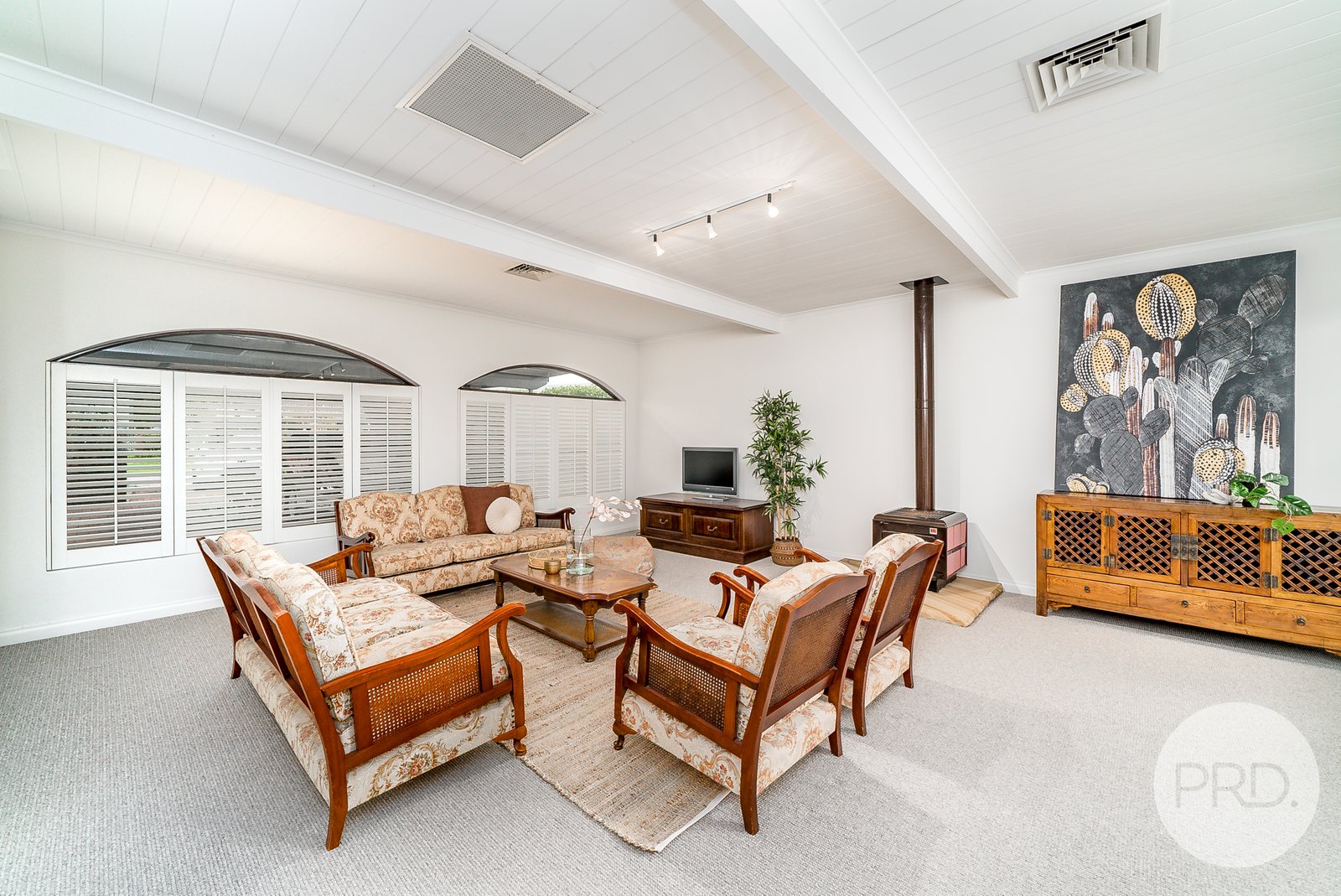 2 Myall Crescent LAKE ALBERT 7