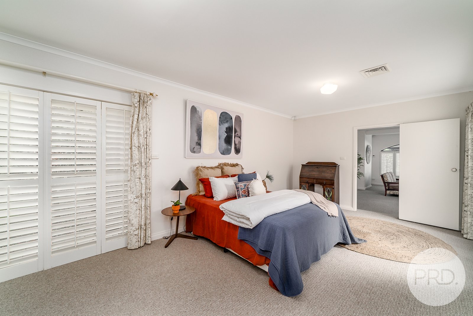 2 Myall Crescent LAKE ALBERT 9