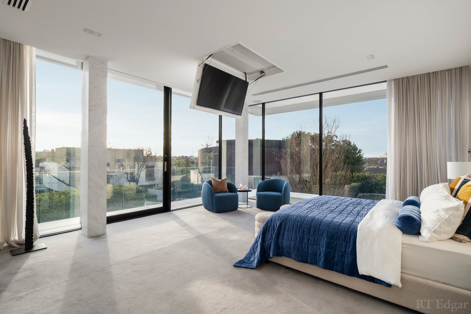 Real Estate and Property in 2 Myvore Court, Toorak, VIC