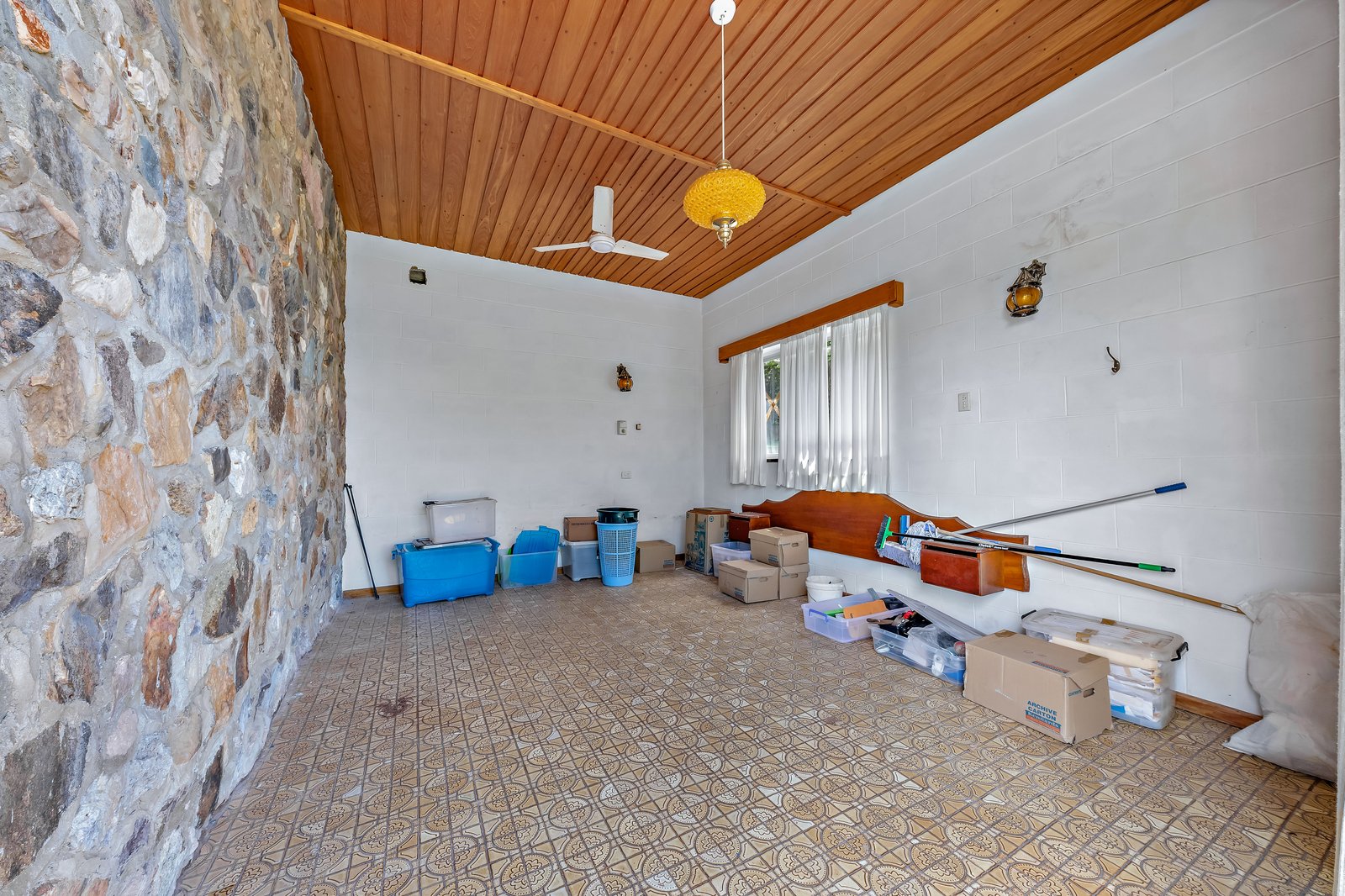 2 Neerim Crescent SHUTE HARBOUR 13