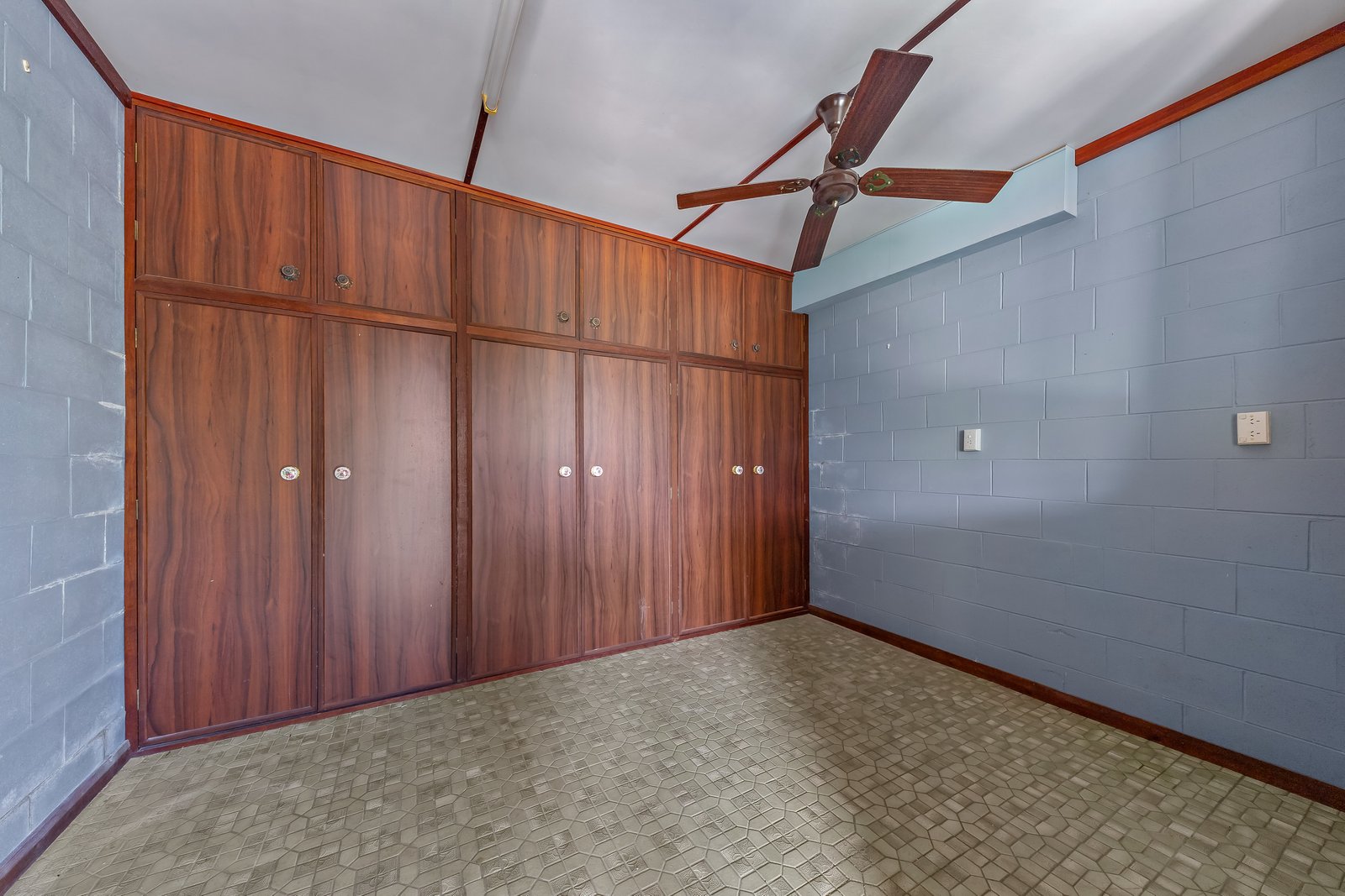 2 Neerim Crescent SHUTE HARBOUR 14