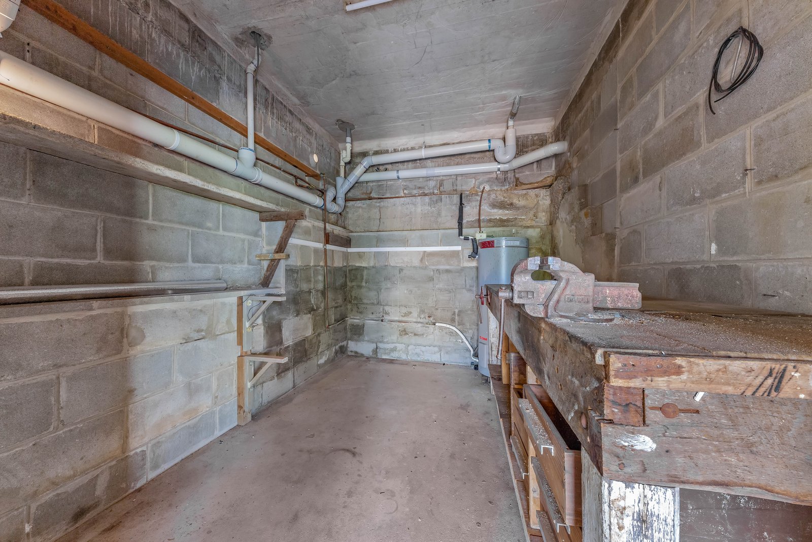 2 Neerim Crescent SHUTE HARBOUR 16