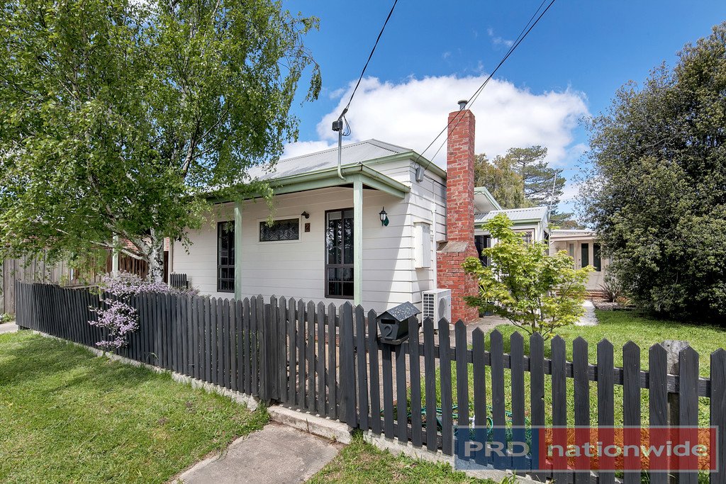 2 Nelson Street BALLARAT EAST 1