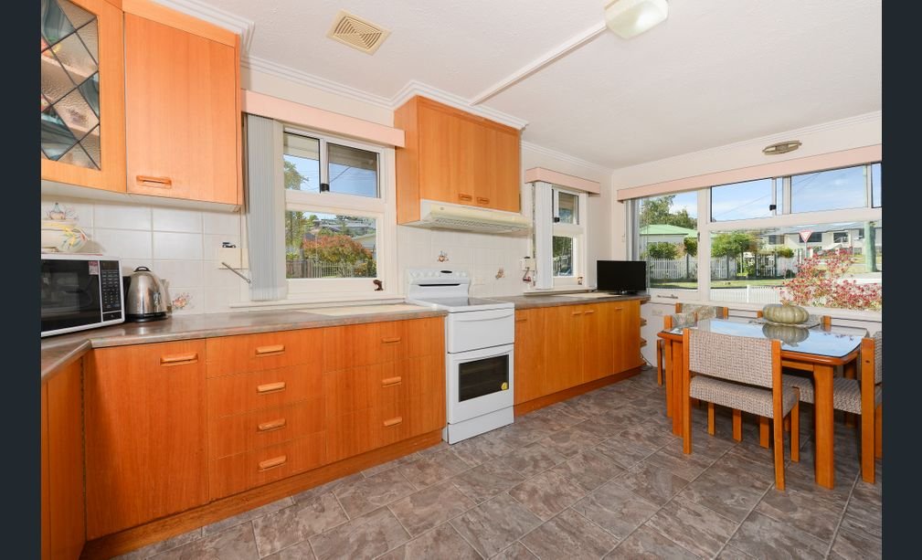 2 Nelumie Street LINDISFARNE 7