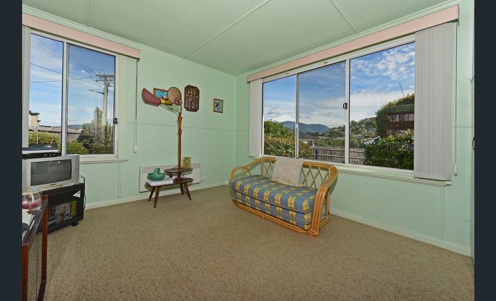 2 Nelumie Street LINDISFARNE 13