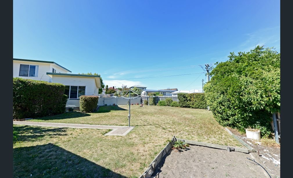 2 Nelumie Street LINDISFARNE 25