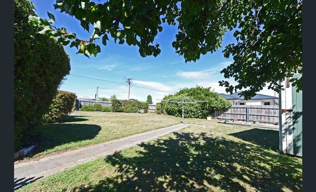 2 Nelumie Street LINDISFARNE 21