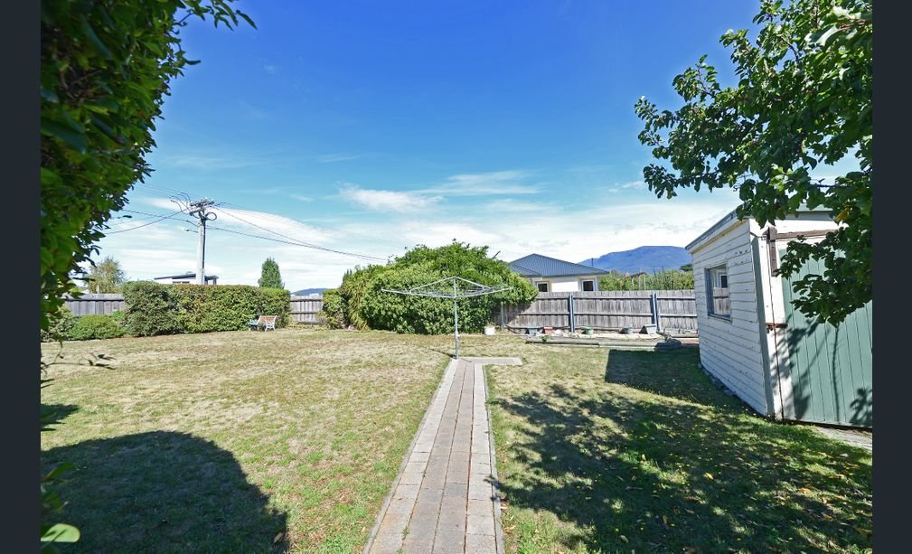 2 Nelumie Street LINDISFARNE 22