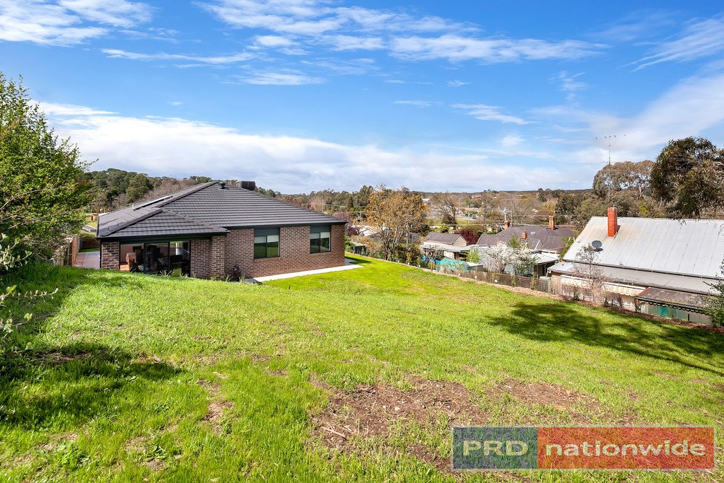 2 North Street CRESWICK 14