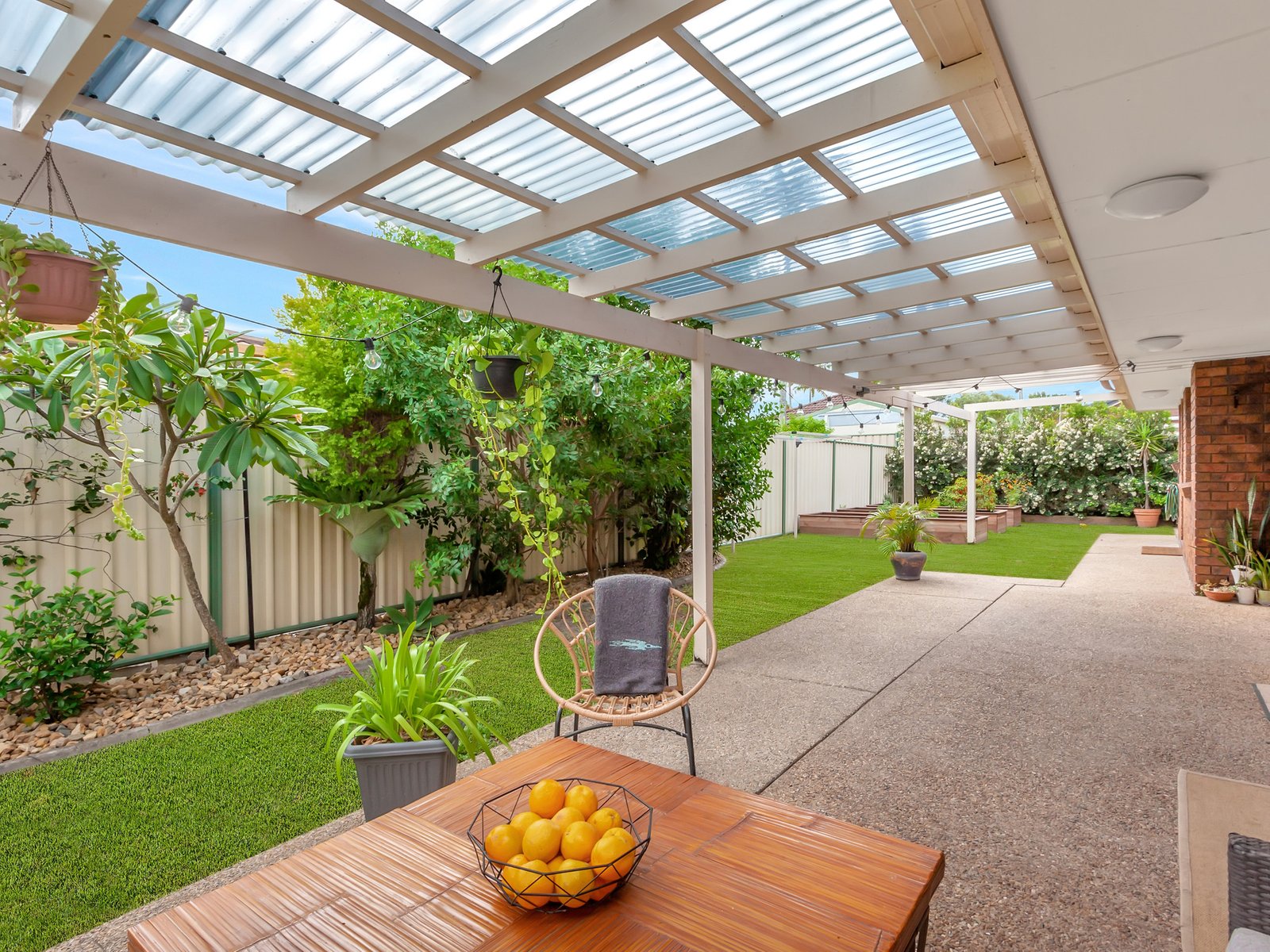 2 Oakland Court BURLEIGH WATERS 11