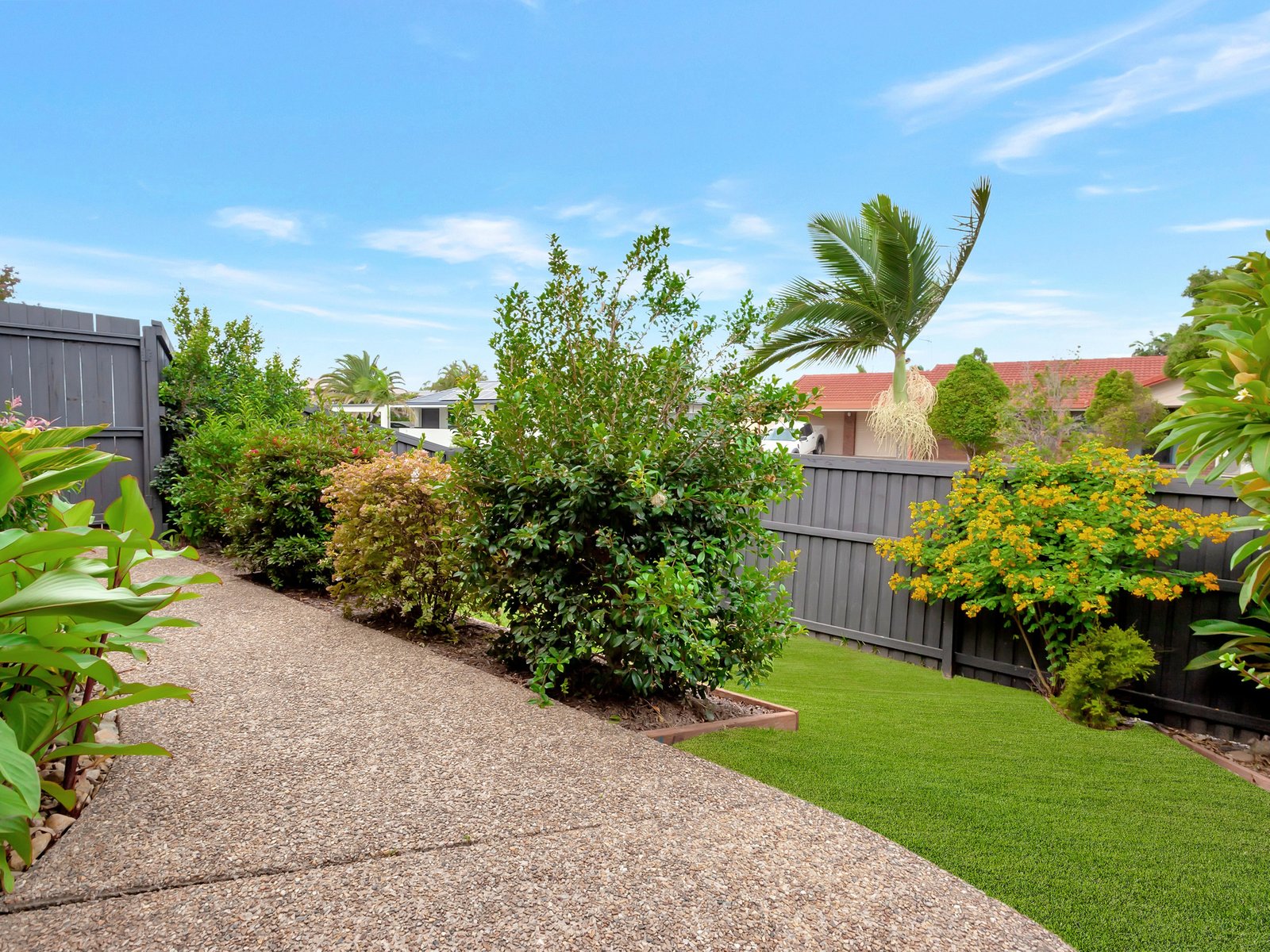 2 Oakland Court BURLEIGH WATERS 15