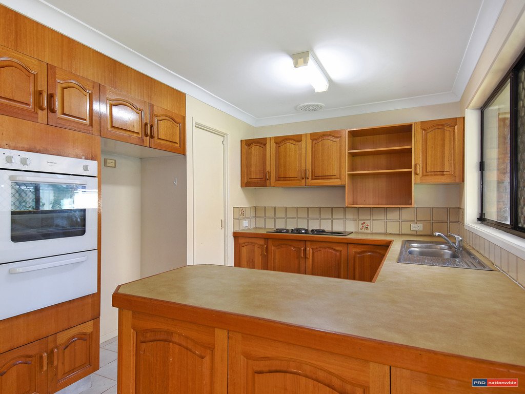 2 Oakland Court BURLEIGH WATERS 2