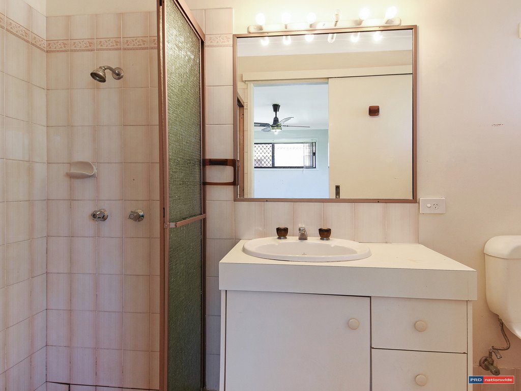 2 Oakland Court BURLEIGH WATERS 4