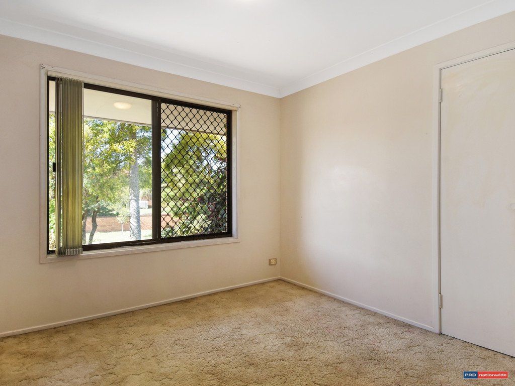 2 Oakland Court BURLEIGH WATERS 8