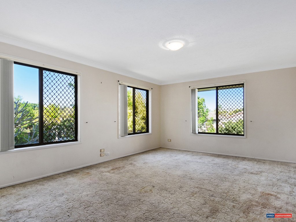 2 Oakland Court BURLEIGH WATERS 11