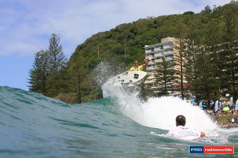 2 Oakland Court BURLEIGH WATERS 16