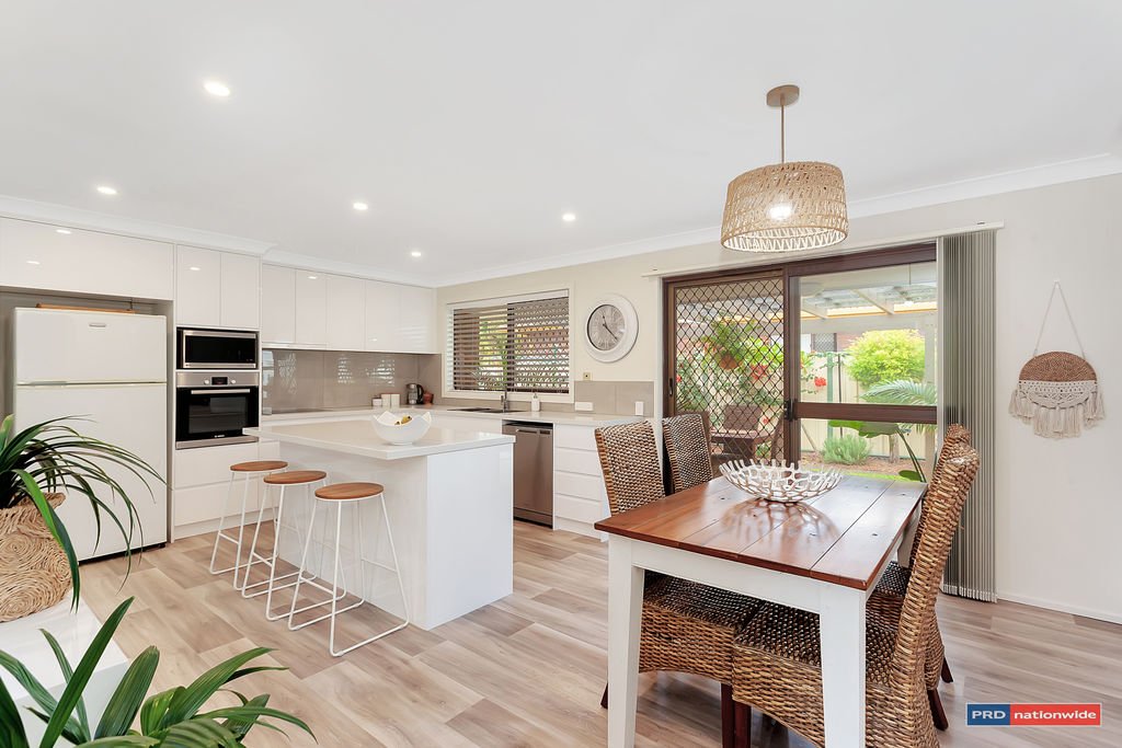 2 Oakland Court BURLEIGH WATERS 3