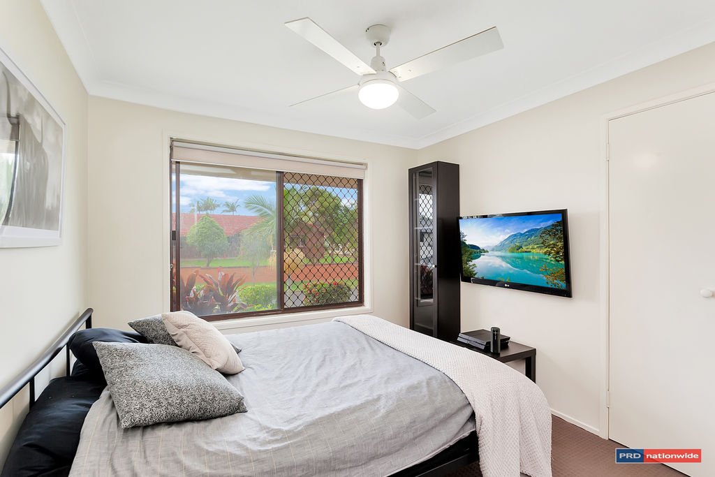 2 Oakland Court BURLEIGH WATERS 8