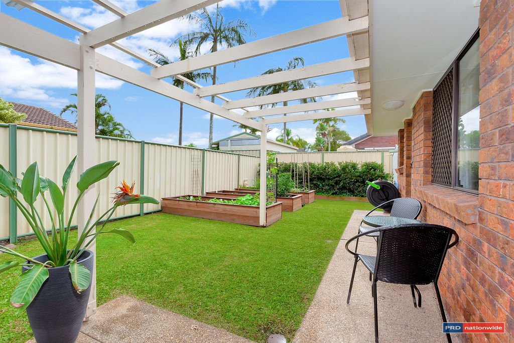 2 Oakland Court BURLEIGH WATERS 16