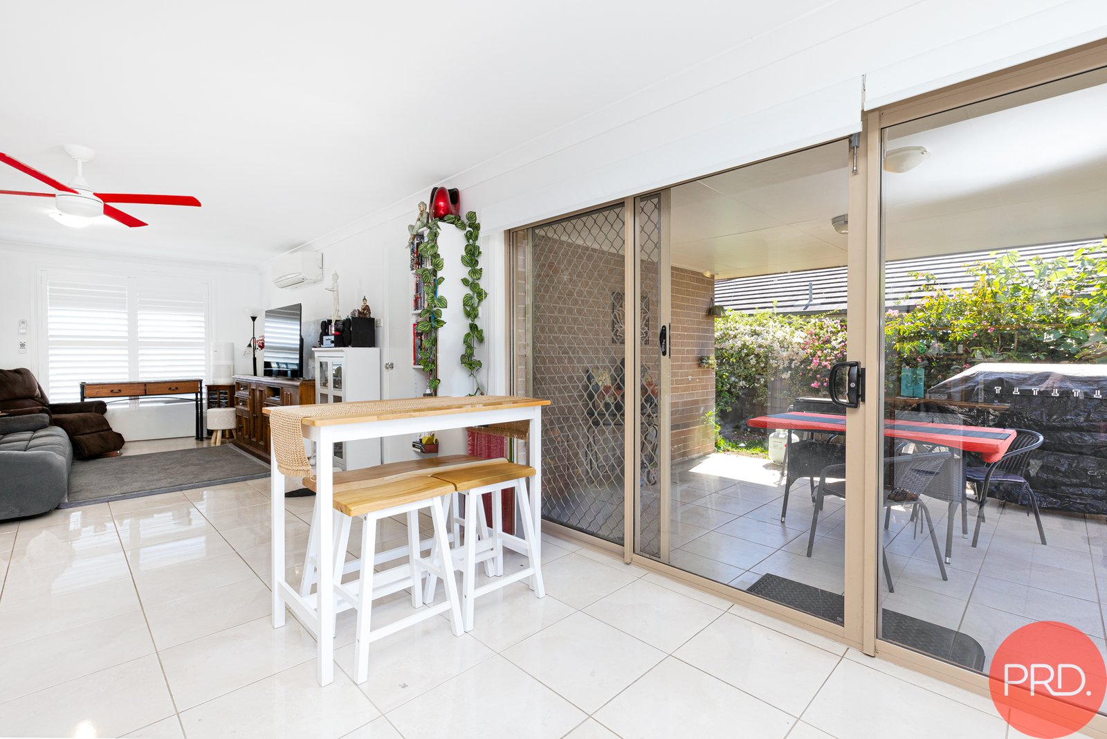 2 Olearia Way ABERGLASSLYN 6