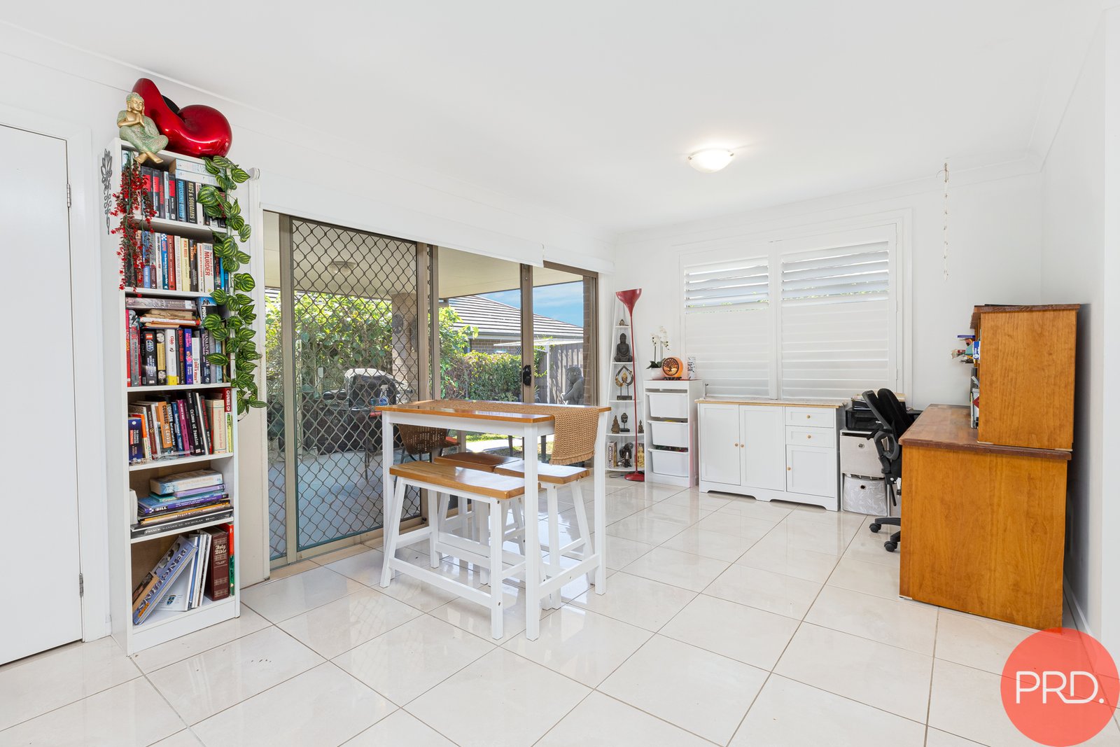 2 Olearia Way ABERGLASSLYN 9