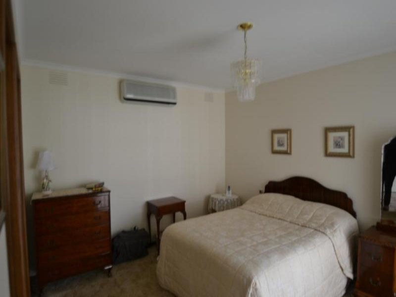 Gallery: 2 Olinda Court