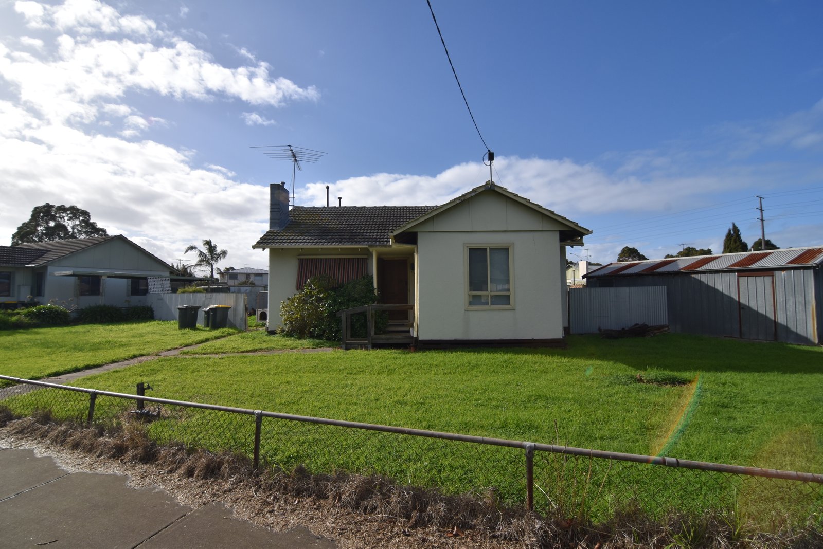 Photos: 2 Ontario Avenue