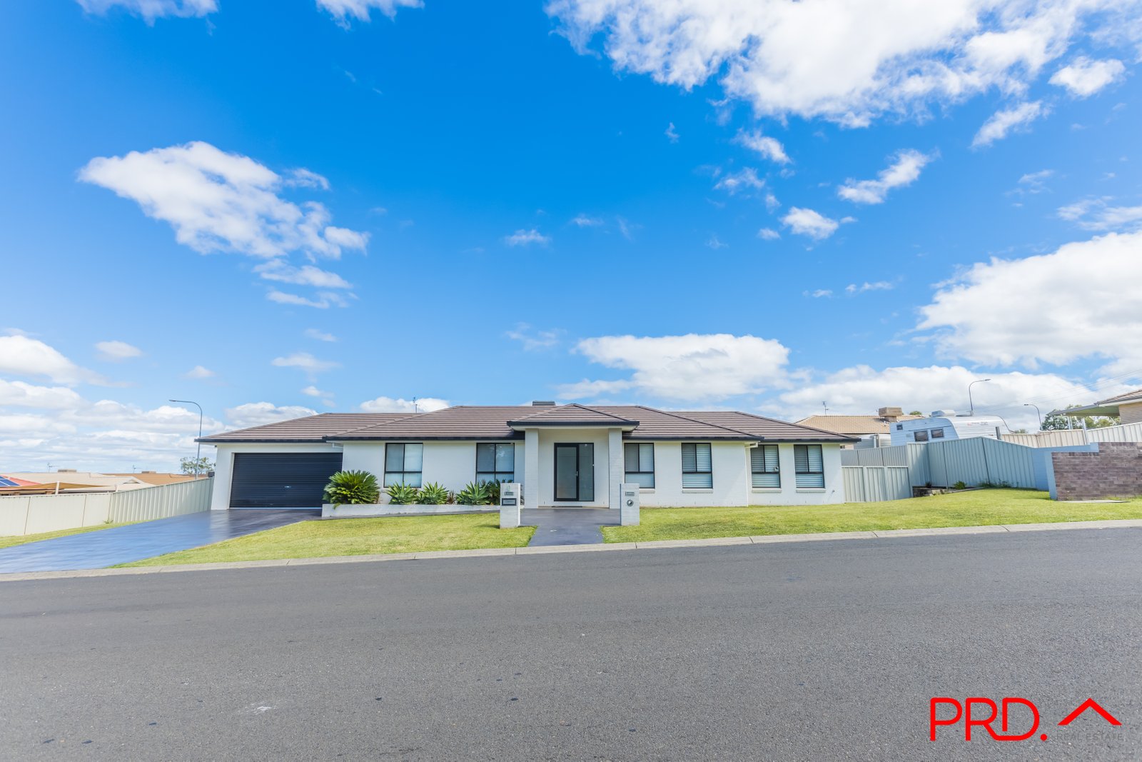 2 Orley Drive TAMWORTH 1