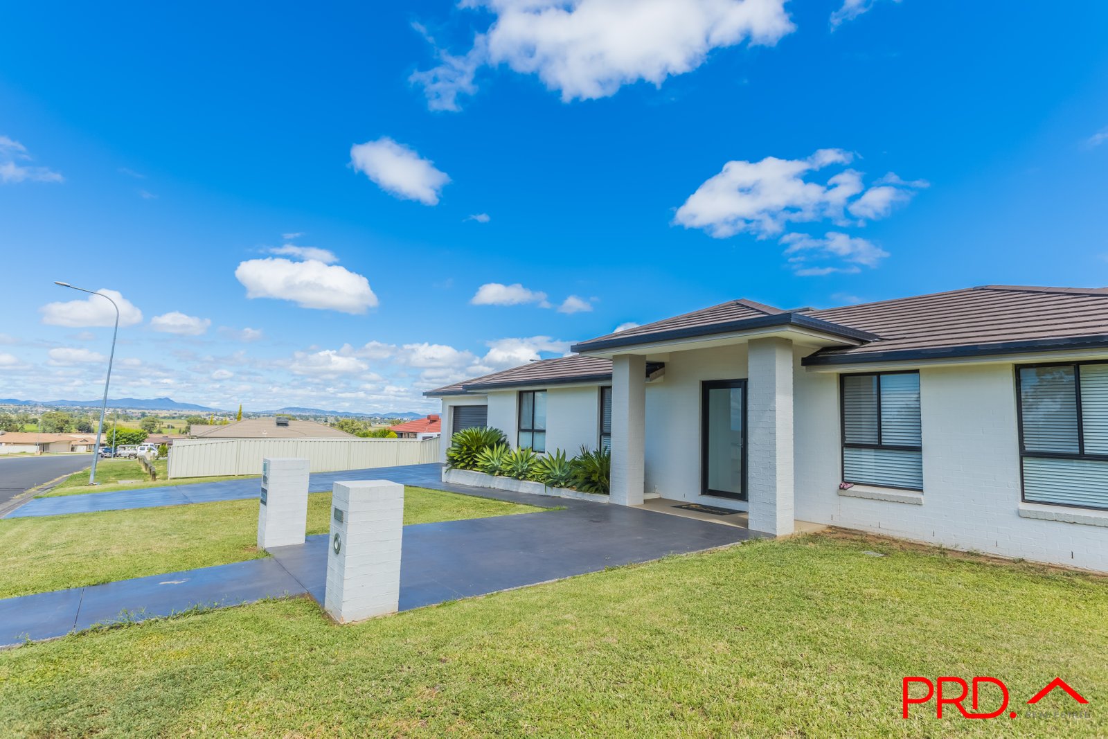 2 Orley Drive TAMWORTH 2