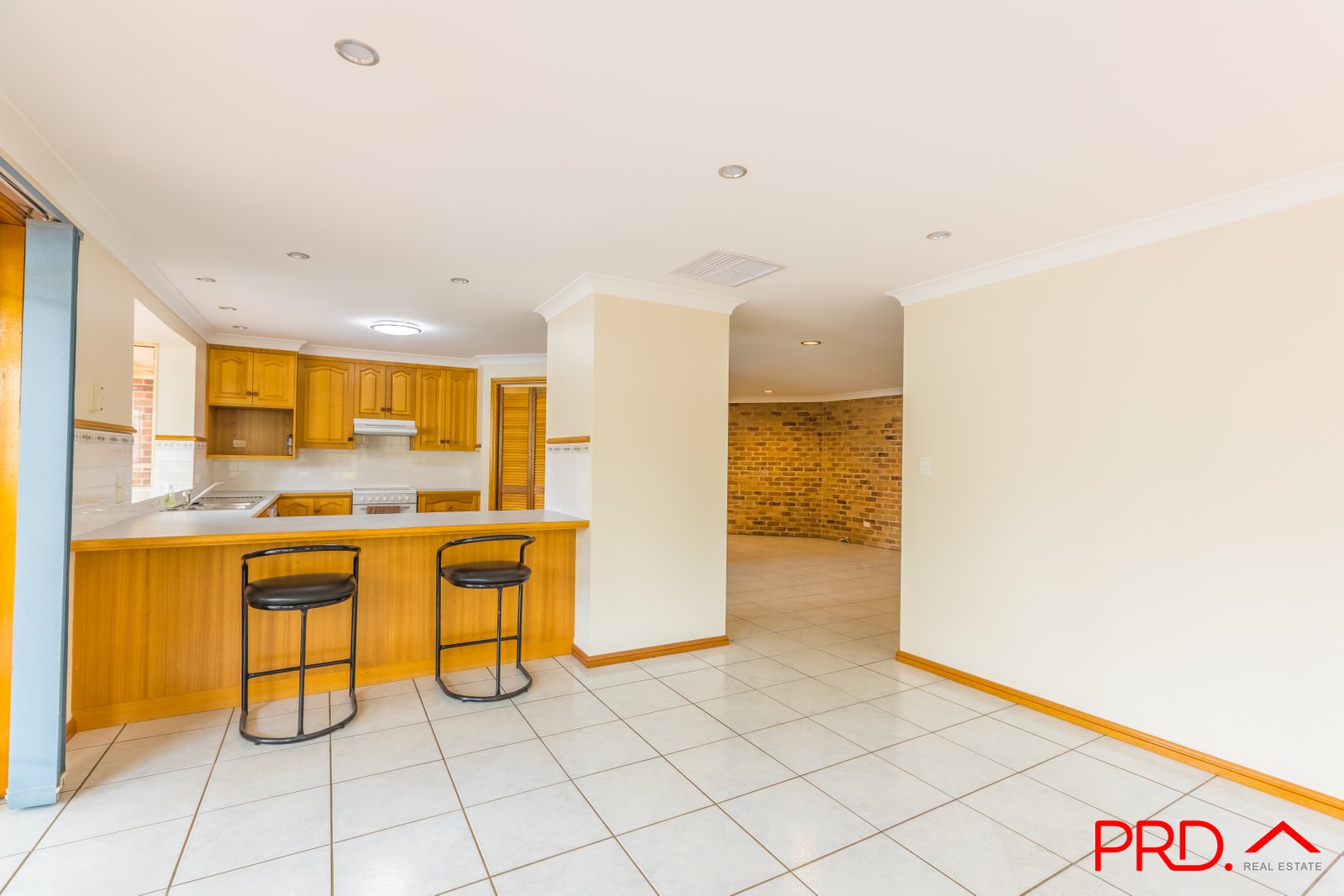 2 Overlanders Way TAMWORTH 7