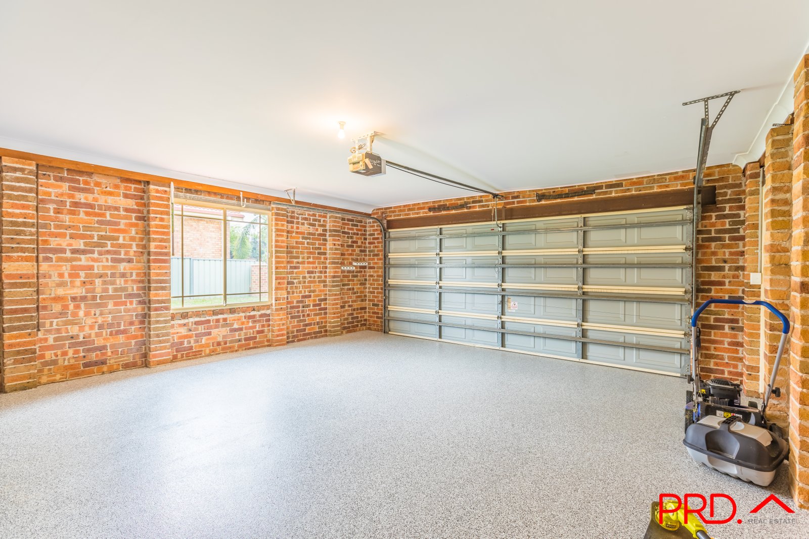 2 Overlanders Way TAMWORTH 16