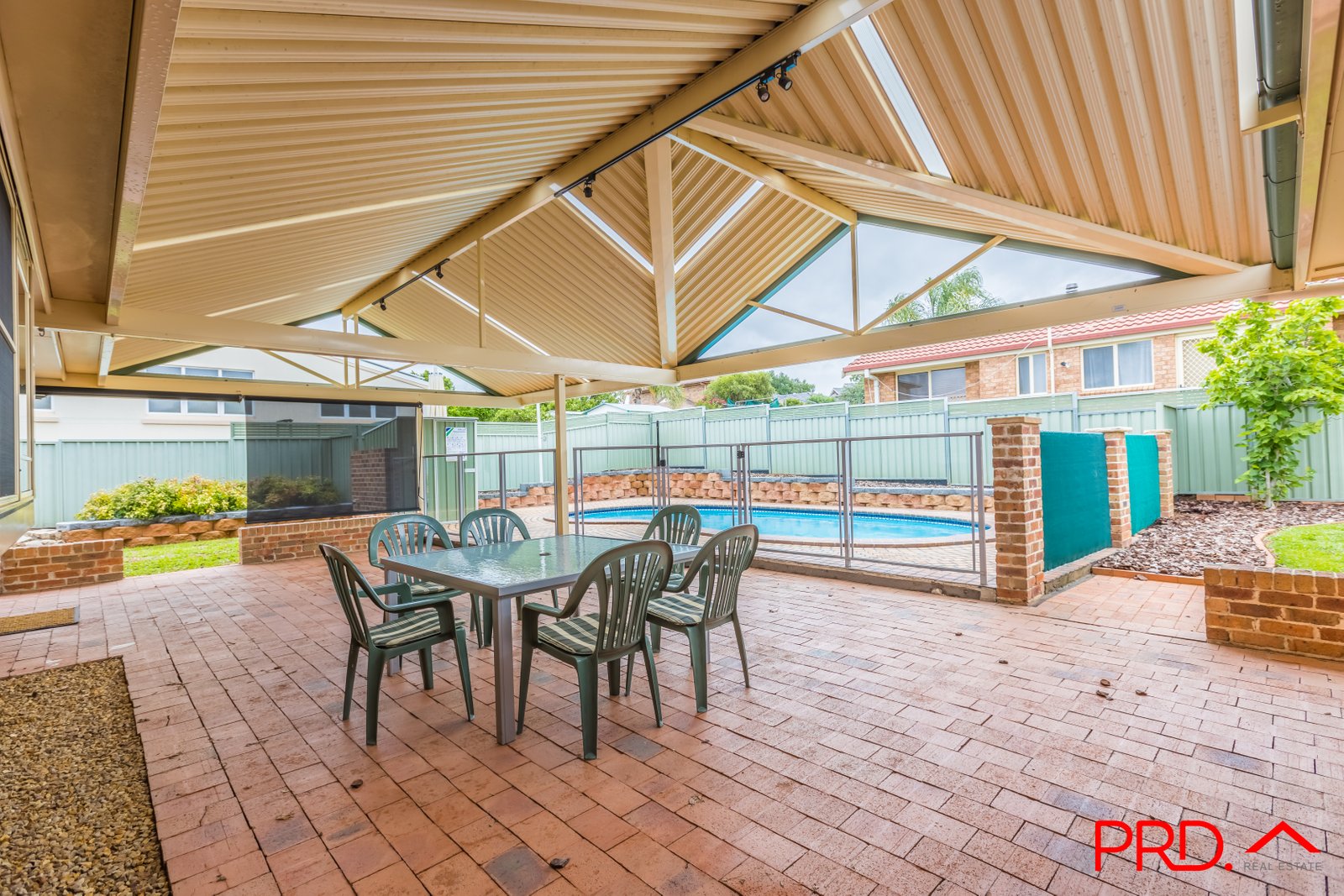 2 Overlanders Way TAMWORTH 19