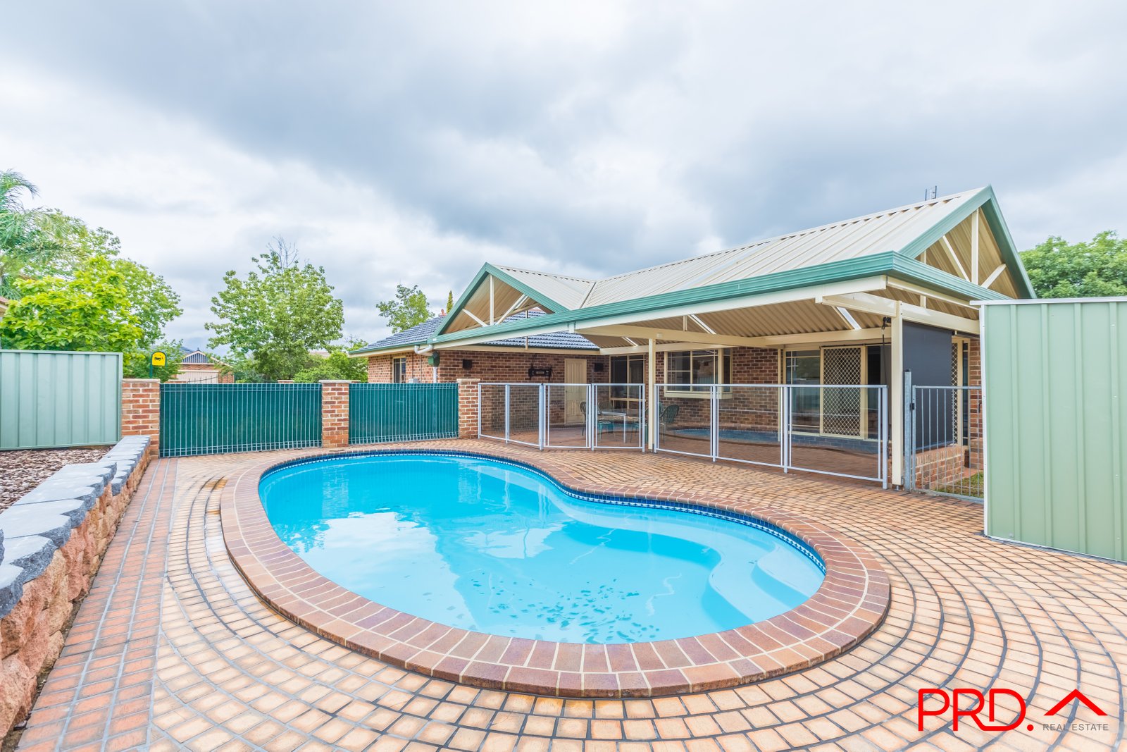 2 Overlanders Way TAMWORTH 20