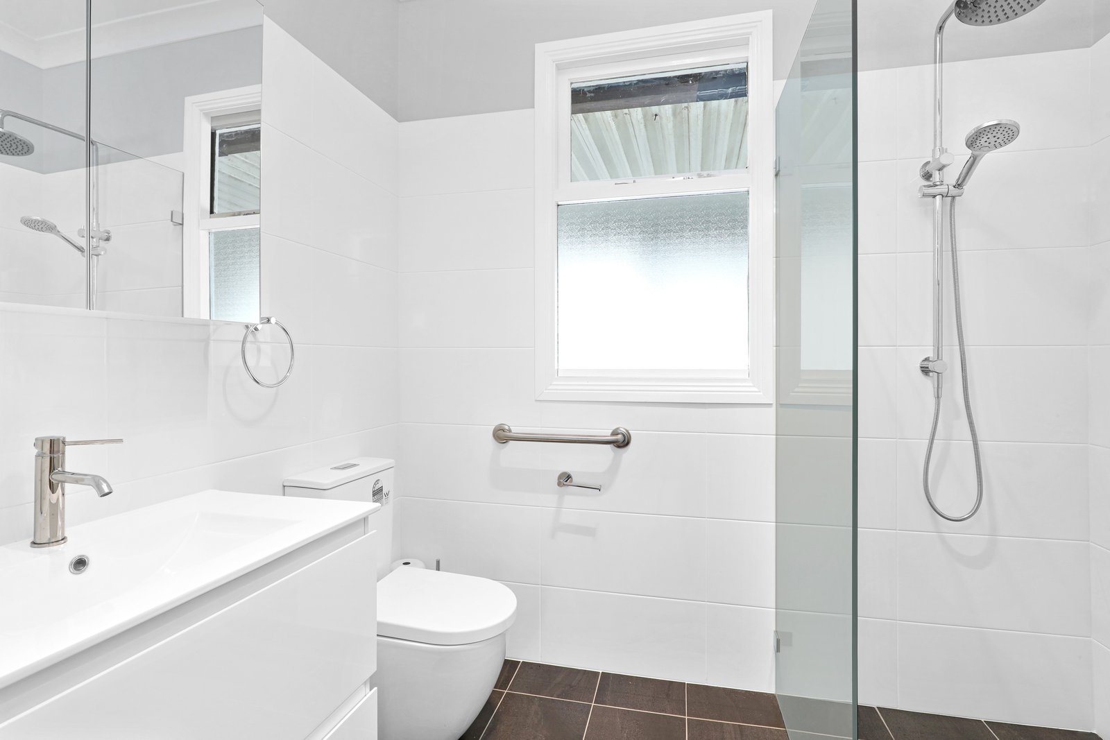2 Oxford Road DAPTO 6