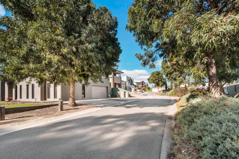 2 Oxford Terrace STRATHDALE 2