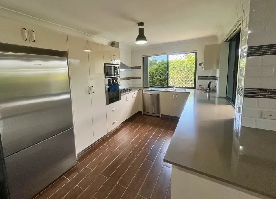 2 Palmerston Crt  NEW AUCKLAND 5