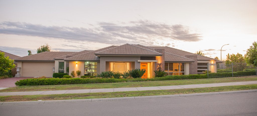 2 Paperbark Parade ABERGLASSLYN 1