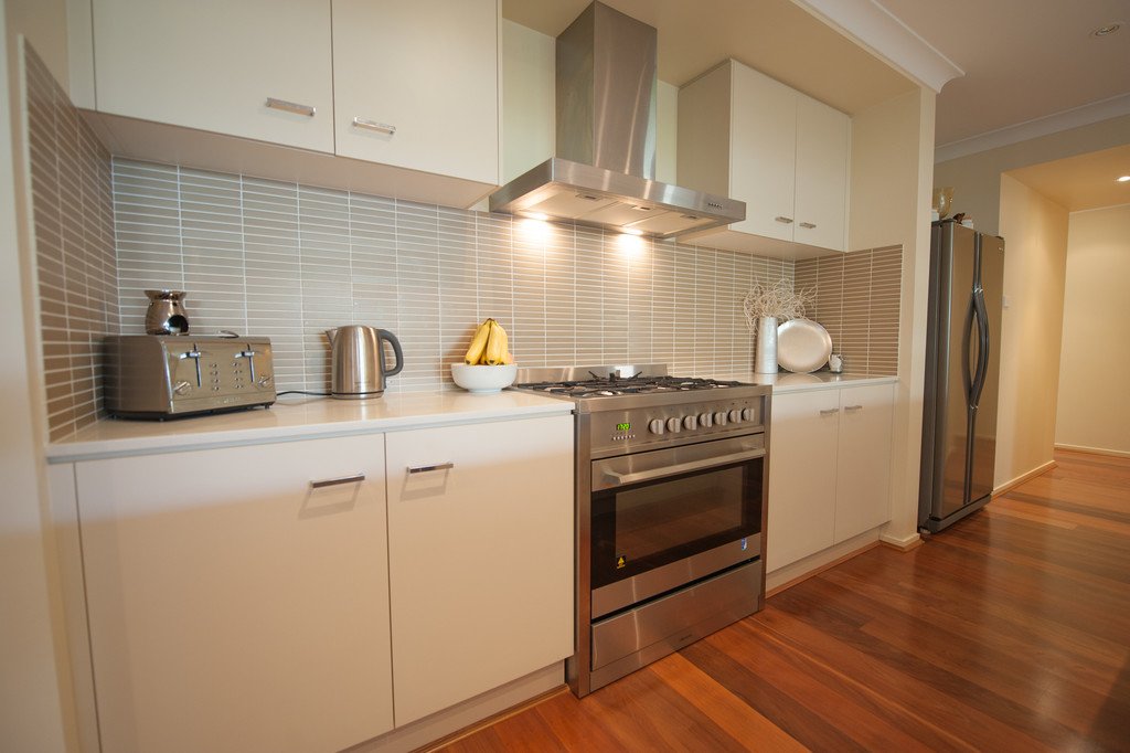 2 Paperbark Parade ABERGLASSLYN 9