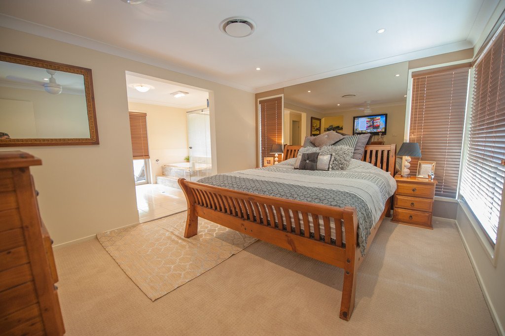 2 Paperbark Parade ABERGLASSLYN 12