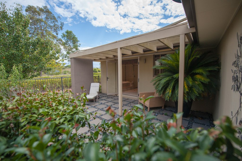 2 Paperbark Parade ABERGLASSLYN 15