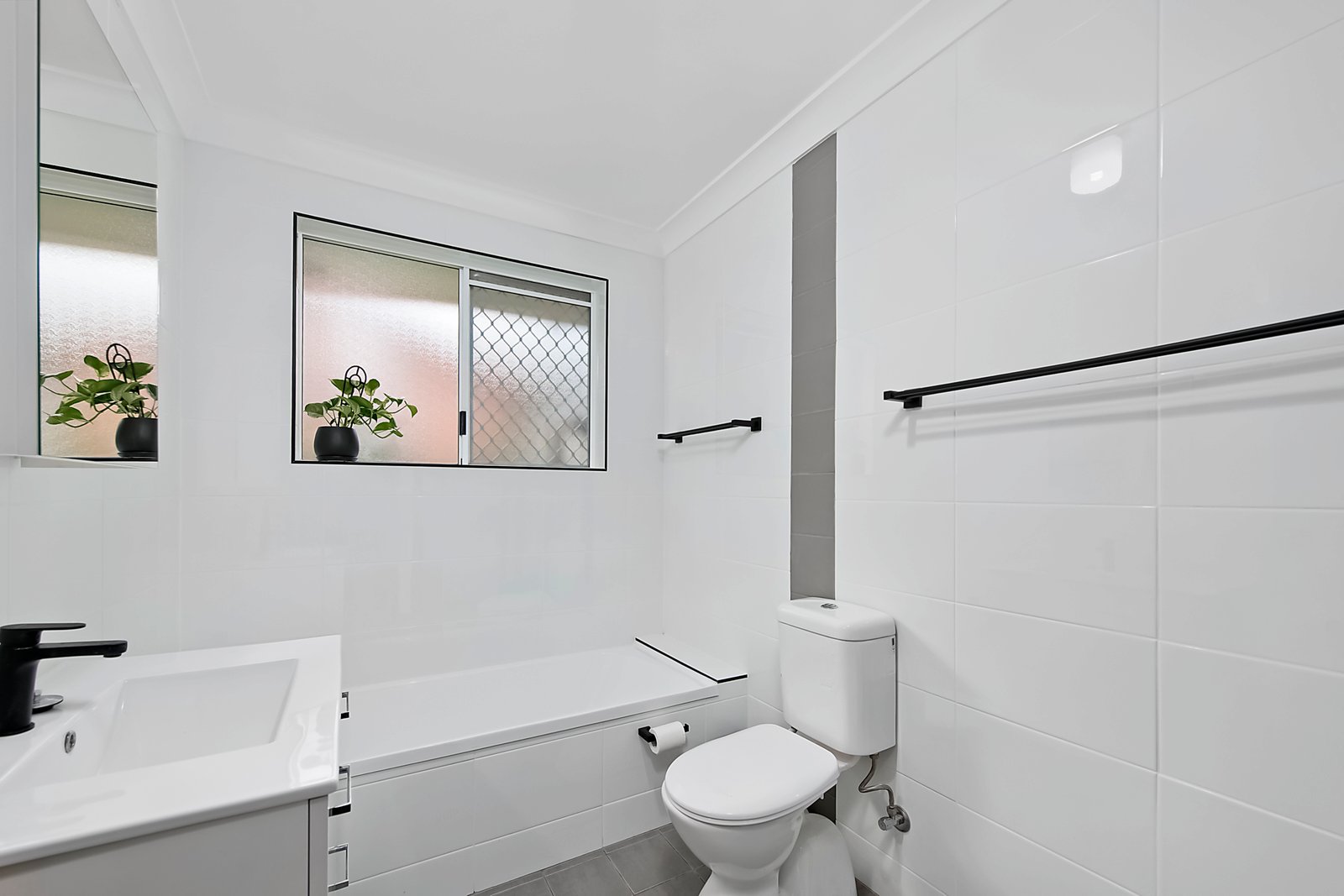 2 Peach Grove LAURIETON 8