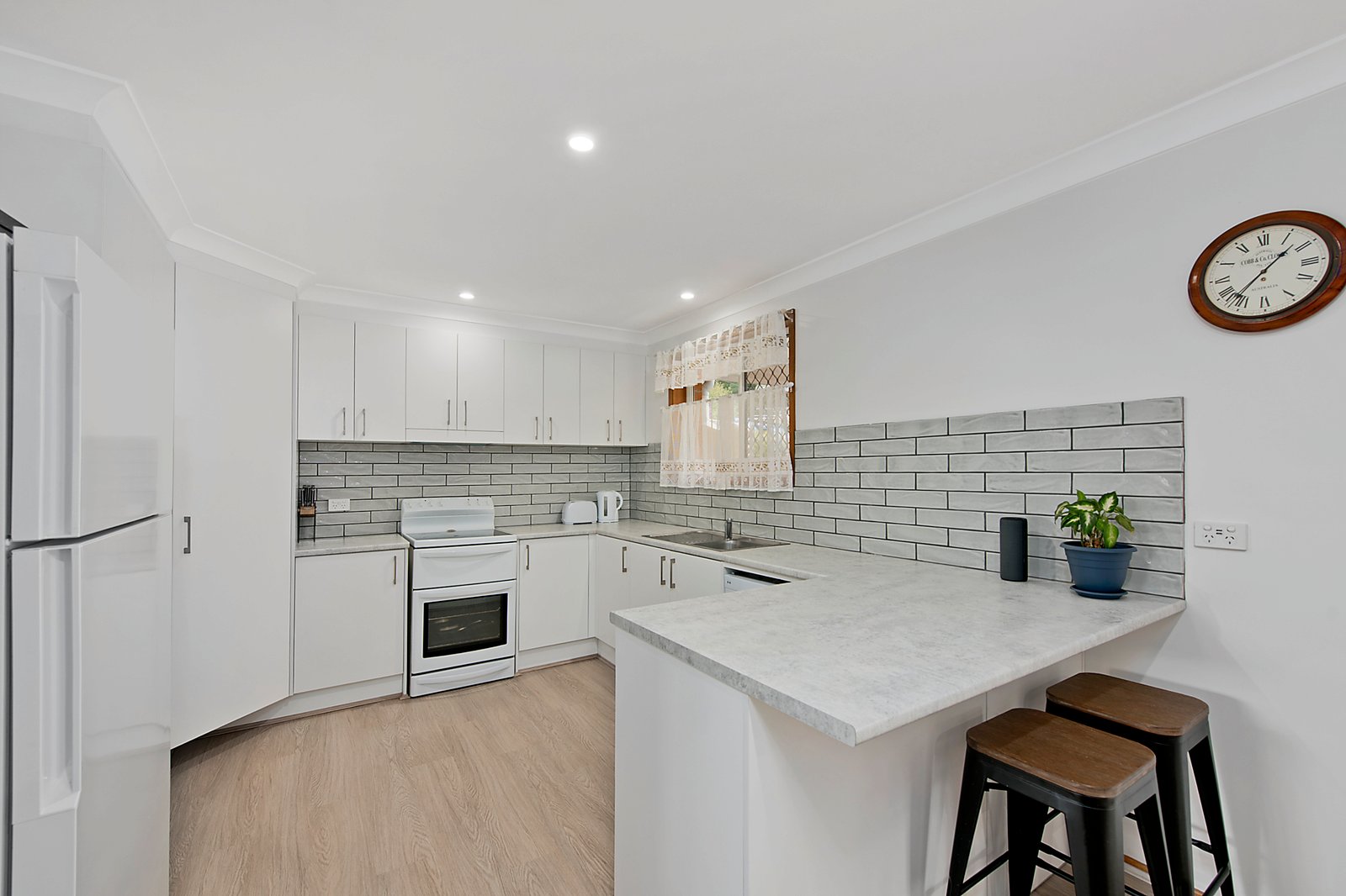 2 Peach Grove LAURIETON 4