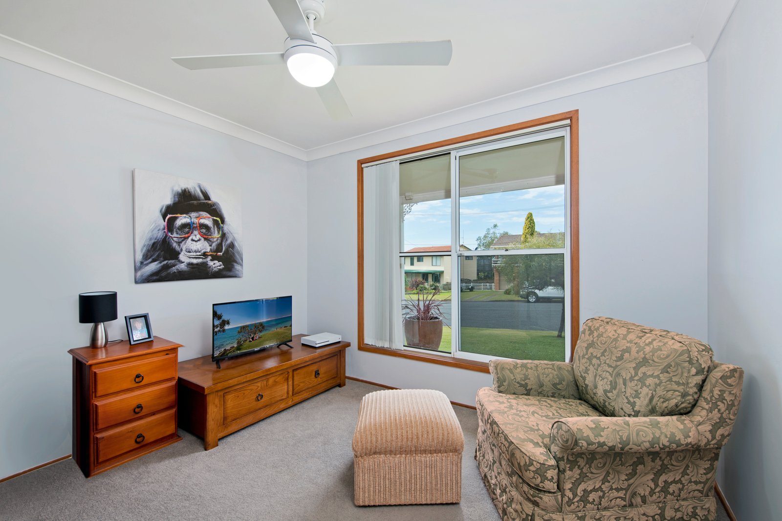 2 Peach Grove LAURIETON 9