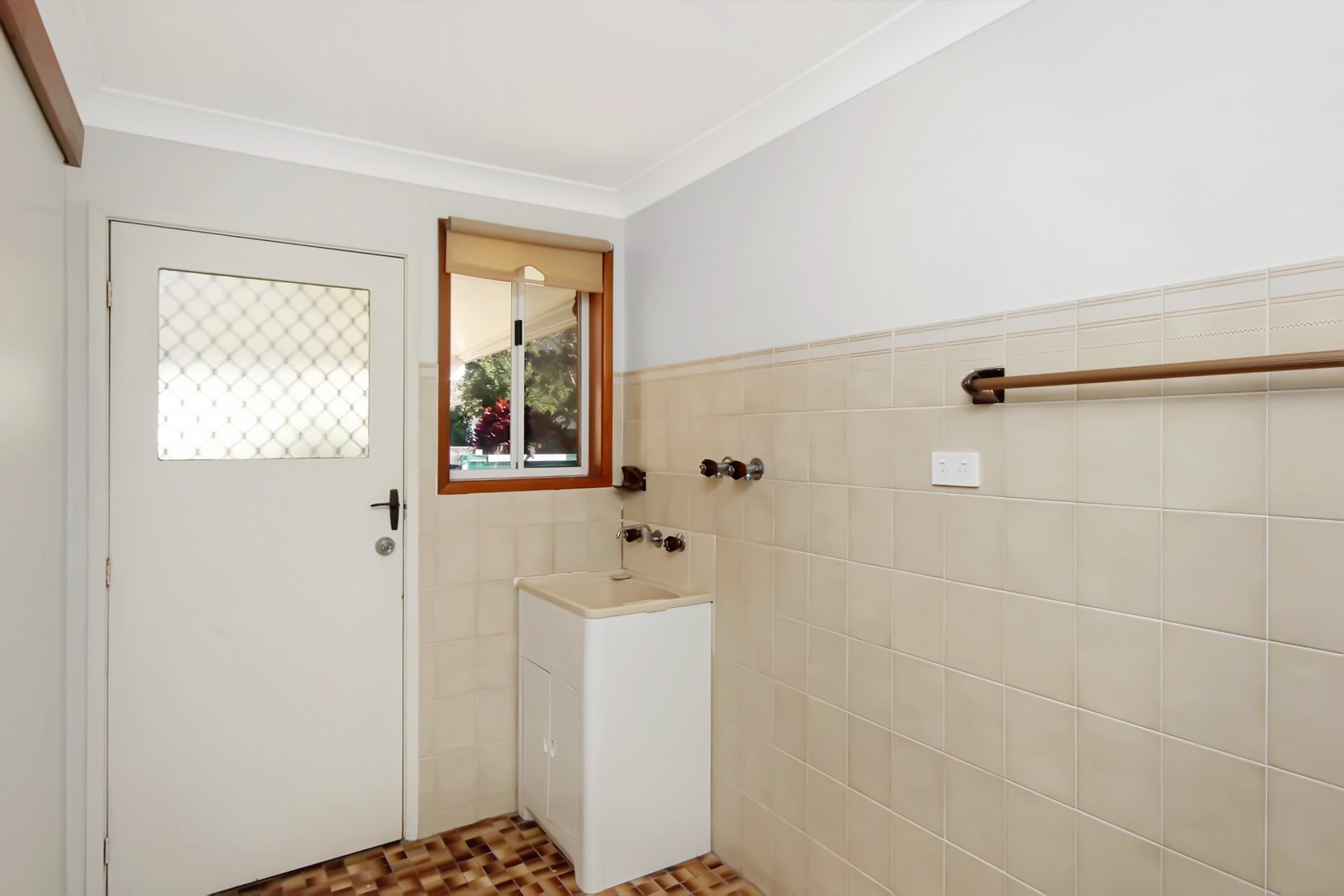 2 Peach Grove LAURIETON 10