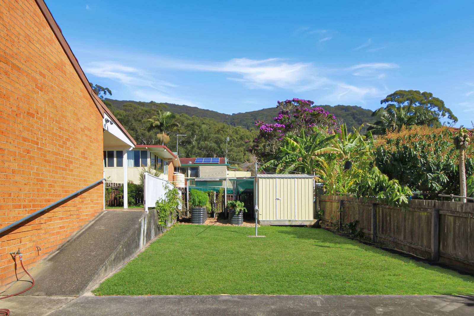 2 Peach Grove LAURIETON 13