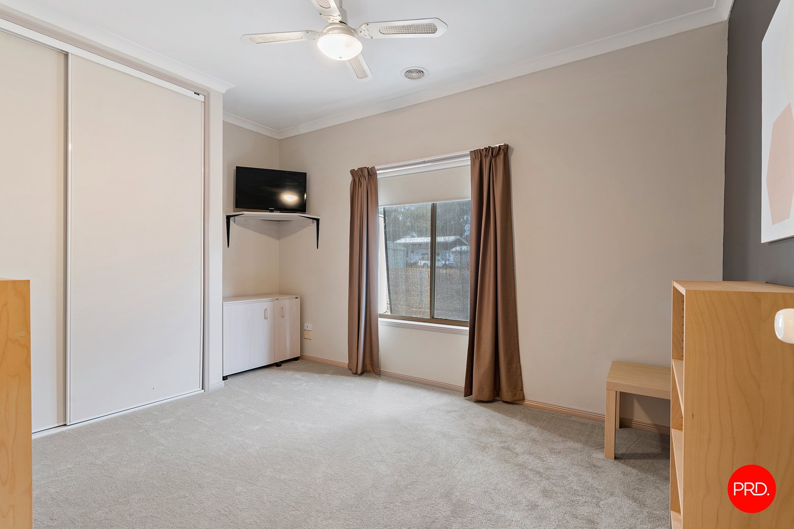 2 Peake Court ASCOT 17