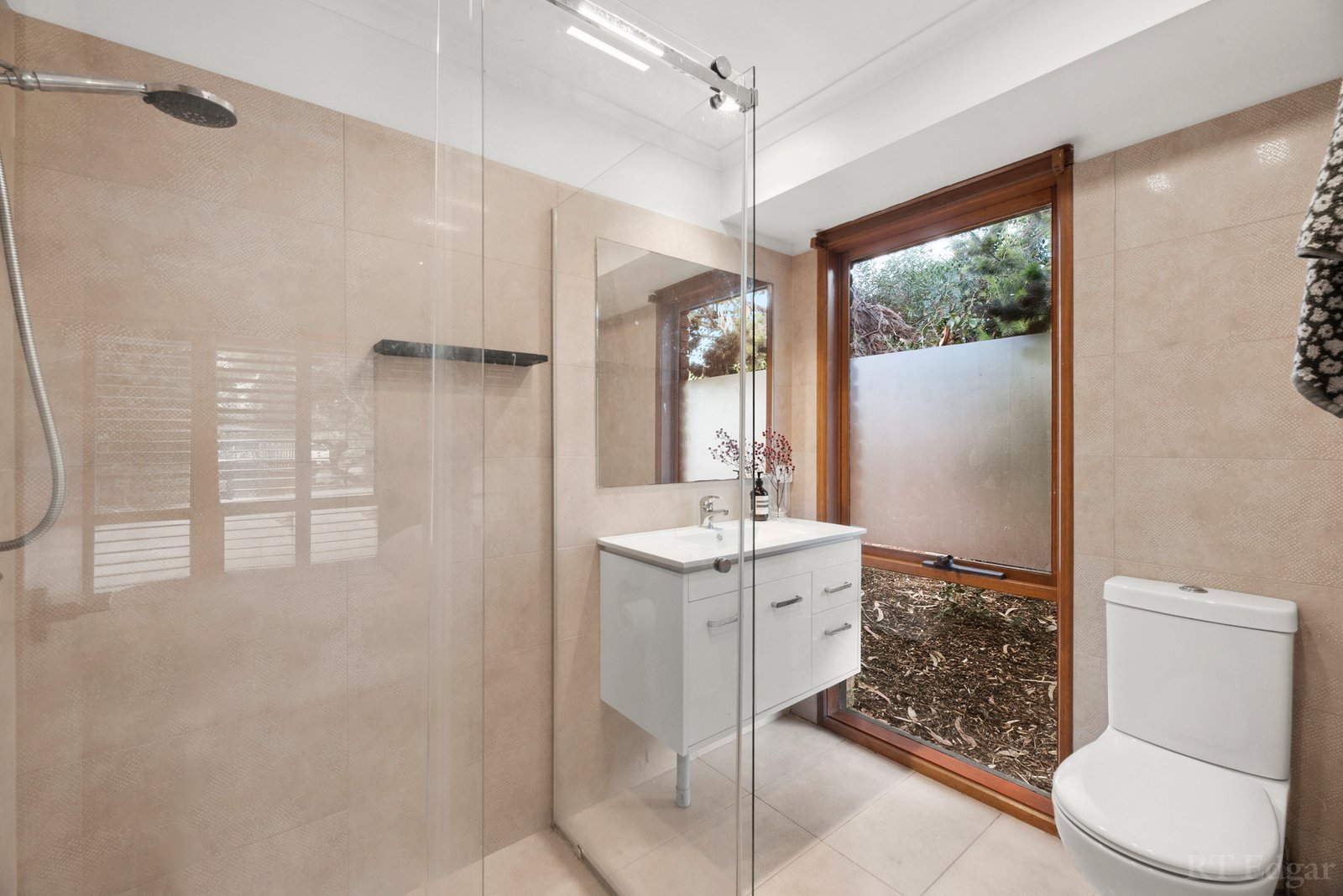 Real Estate and Property in 2 Pelham Court, Point Lonsdale, VIC